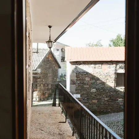 Casa Dos Costas Parada de Ester